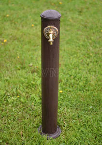 Садовая колонка для воды из алюминия и стали (175*175*900мм), цвет коричневый, арт. GLQ 688 (Brown)(УЦЕНКА 50%)