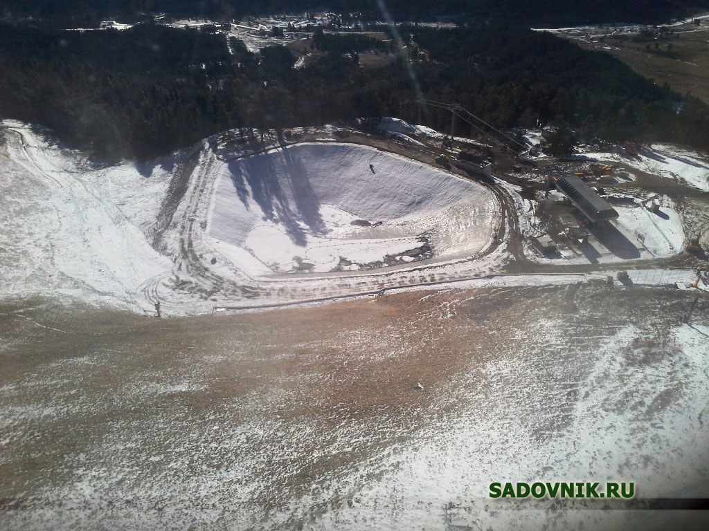 Водоем для создания искусственного снега в Архызе на новом горнолыжном курорте Архыз SKI.